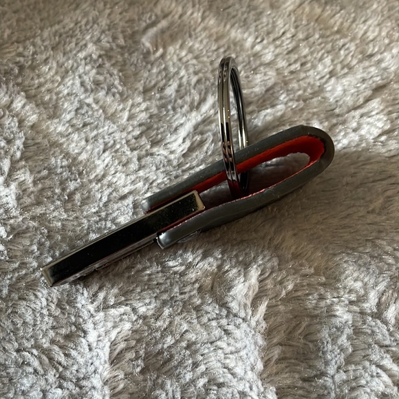 Guess keychain - Picture 4 of 6